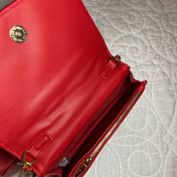 COPY - Bebe cassia flap crossbody purse, red - Picture 4 of 8